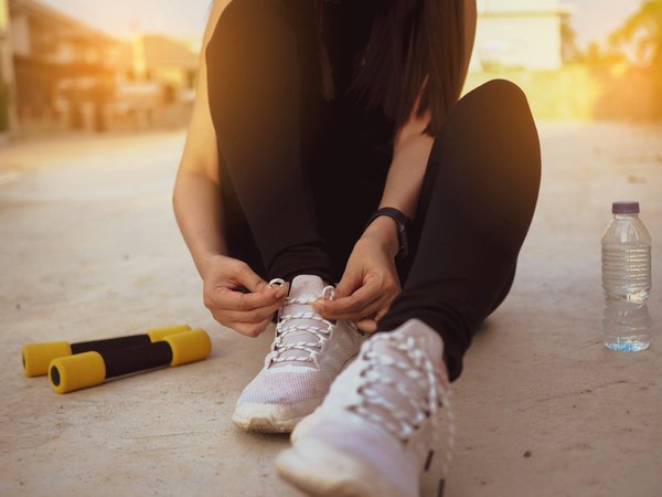 Les baskets femme indispensables pour un style tendance